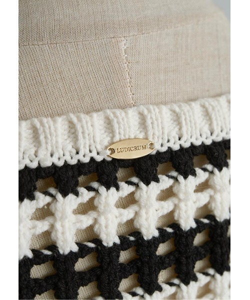 LUDICRUM(ルーディクルム)の「Crochet Knit top(ニット/セーター・レディース・アイボリー/ホワイト×ブラック・FREE)」の13枚目の写真