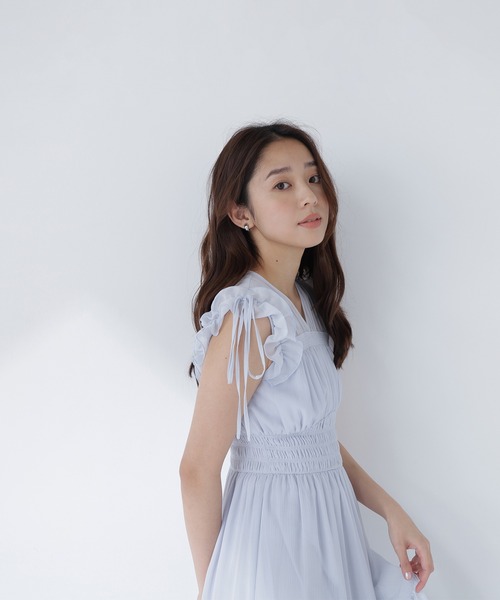 NATURAL BEAUTY BASIC（ナチュラルビューティーベーシック）の「フリルショルダー楊柳ワンピース（ワンピース・レディース・ブルー/チャコールグレー/ホワイト系その他・P/S/MEDIUM/SMALL）」の3枚目の写真