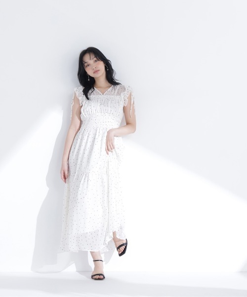 NATURAL BEAUTY BASIC（ナチュラルビューティーベーシック）の「フリルショルダー楊柳ワンピース（ワンピース・レディース・ブルー/チャコールグレー/ホワイト系その他・P/S/MEDIUM/SMALL）」の5枚目の写真