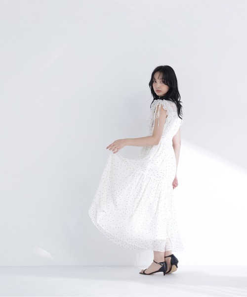 NATURAL BEAUTY BASIC（ナチュラルビューティーベーシック）の「フリルショルダー楊柳ワンピース（ワンピース・レディース・ブルー/チャコールグレー/ホワイト系その他・P/S/MEDIUM/SMALL）」の9枚目の写真