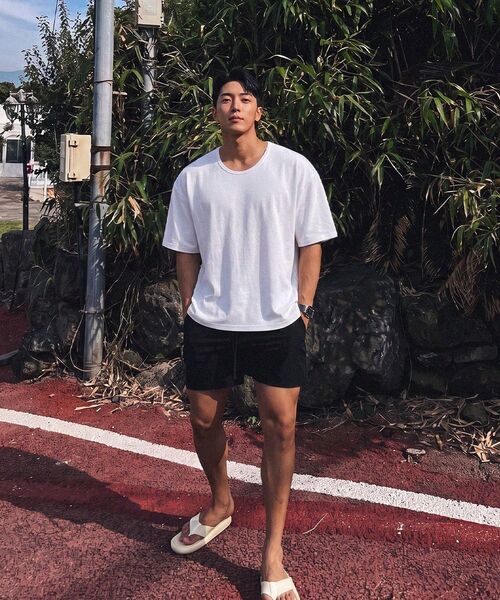 PHERMENON（フェルメノン）の「オーバーサイズ Uネック 無地 半袖Tシャツ - ホワイト（Tシャツ/カットソー・メンズ・ホワイト・1/2）」の8枚目の写真