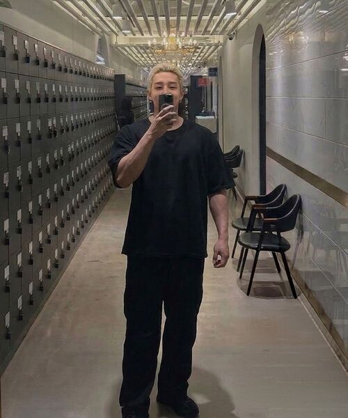 PHERMENON（フェルメノン）の「オーバーサイズ Uネック 無地 半袖Tシャツ - ホワイト（Tシャツ/カットソー・メンズ・ホワイト・1/2）」の12枚目の写真