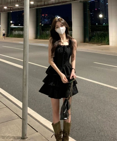 SHEPP(シープ)の「ティアードフリルミニワンピース(ワンピース・レディース・ブラック・S/M)」の4枚目の写真