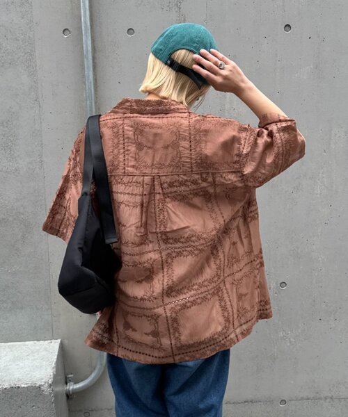 CIAOPANIC TYPY（チャオパニックティピー）の「【UNISEX】レース刺繍シャツ/WEB限定（シャツ/ブラウス・メンズ・ホワイト/ブラウン/ブラック・LARGE/MEDIUM）」の7枚目の写真