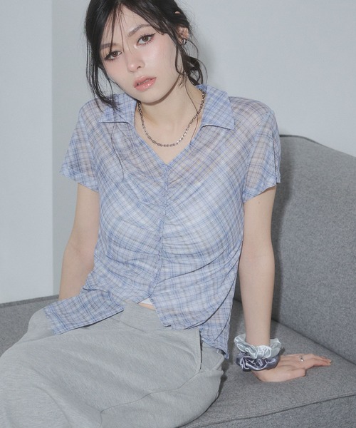 ENVYM（アンビー）の「スキッパータックブラウス（Tシャツ/カットソー・レディース・ブラック/ホワイト系その他/ベージュ/ブルー/ブラック系その他・FREE）」の5枚目の写真