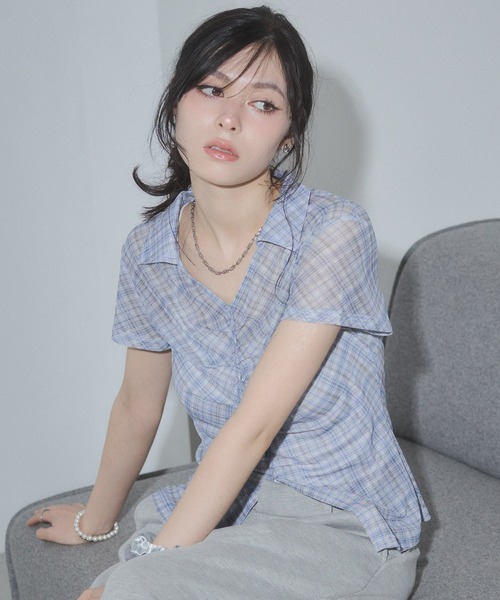 ENVYM（アンビー）の「スキッパータックブラウス（Tシャツ/カットソー・レディース・ブラック/ホワイト系その他/ベージュ/ブルー/ブラック系その他・FREE）」の17枚目の写真
