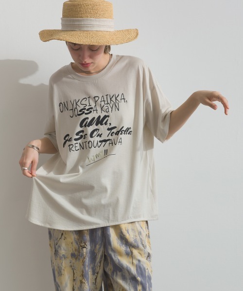 MAFRAIS(マフレ)の「ソフト天竺 接触冷感 ロゴビッグTシャツ(Tシャツ/カットソー・レディース・ネイビー/オフホワイト/グレー・FREE)」の4枚目の写真