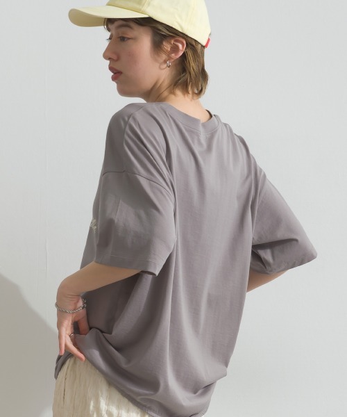MAFRAIS(マフレ)の「ソフト天竺 接触冷感 ロゴビッグTシャツ(Tシャツ/カットソー・レディース・ネイビー/オフホワイト/グレー・FREE)」の12枚目の写真