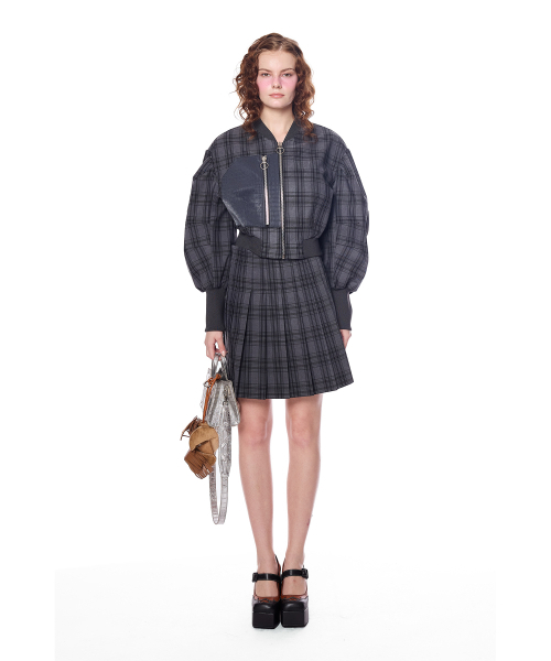 GREEDILOUS(グリディアス)の「Check print cropped Jumper(その他アウター・レディース・その他・X-SMALL/SMALL/MEDIUM/LARGE)」の2枚目の写真