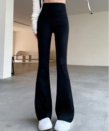 ストレッチタイトフレアパンツ