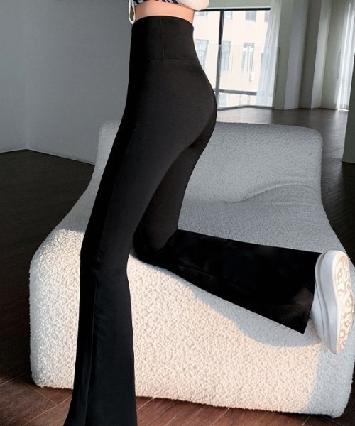 ＆soiree（アンドソワレ）の「ストレッチタイトフレアパンツ（その他パンツ・レディース・ブラック・X-LARGE/LARGE/MEDIUM）」の3枚目の写真