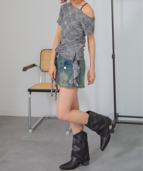 Chiina(チーナ)の「Chiina / チェック柄ワンショルダーアシメフリルカットソー(Tシャツ/カットソー・レディース・グレー/ブルー/ホワイト/ブラック・FREE)」の7枚目の写真