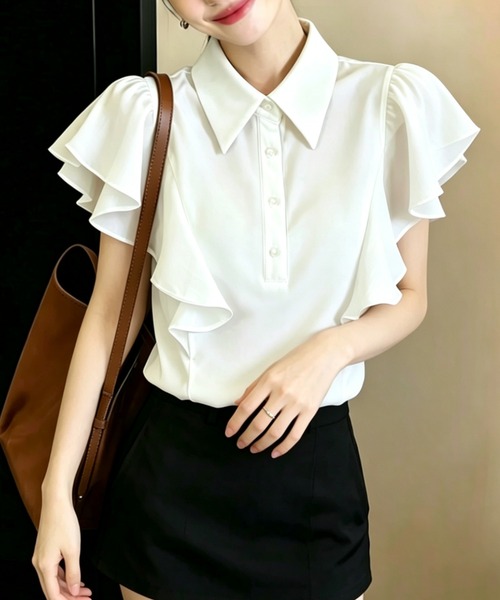 AMAJI(アマジ)の「サテン フリル ドールカラー フレアスリーブ シャツ(シャツ/ブラウス・レディース・ホワイト・X-LARGE/LARGE/MEDIUM/SMALL)」の2枚目の写真