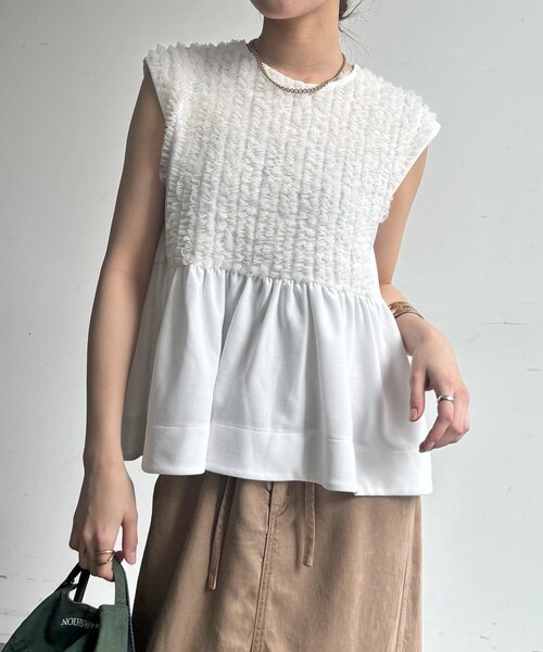 DouDou（ドゥドゥ）の「【WEB限定】カットジョーゼットフリルトップス（Tシャツ/カットソー・レディース・ブラック/オフホワイト・FREE）」の12枚目の写真