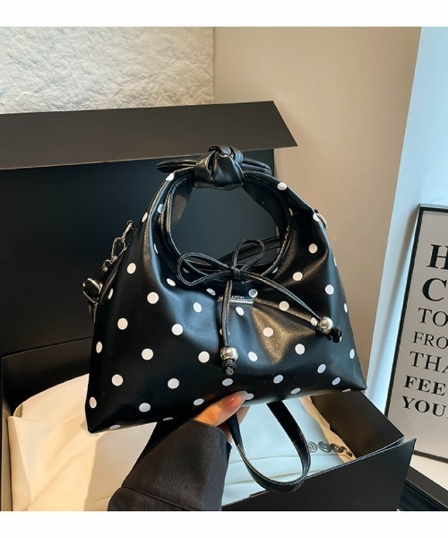 Ritzy(リッツィー)の「2WAY ドット柄 ツイストハンドルショルダーバッグ(ショルダーバッグ・レディース・ホワイト/ブラック・FREE)」の5枚目の写真