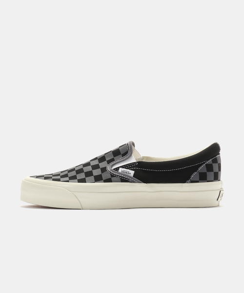VANS(バンズ)の「VANS PREMIUM Classic Slip-On 98 VN000D9PFSM(スニーカー・メンズ・ブラック系その他・26.5cm/27.5cm/28cm)」の1枚目の写真