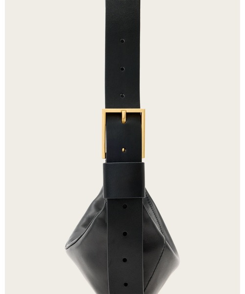 ALLSAINTS(オールセインツ)の「LUNA SLOUCHY LEATHER CROSSBODY BAG | LUNA スラウチー レザー クロスボディー バッグ(ショルダーバッグ・レディース・ブラック・ONE SIZE)」の3枚目の写真
