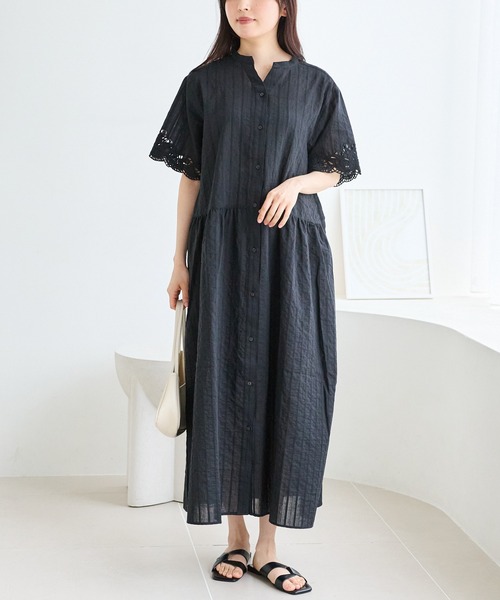 LAVEANGE(ラビアンジェ)の「【洗える】袖刺繍ドビーストライプシャツワンピース|涼しく・美しく刺繍が彩る大人のシャツワンピース/スキッパーワンピース/ロング丈/前開き/体型カバー/ナチュラル(シャツワンピース・レディース・ブラウン/ブラック・4L/3L/LL/M)」の15枚目の写真
