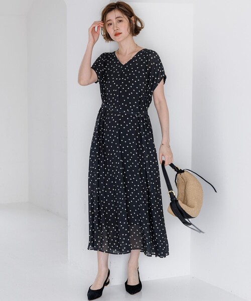 23区 L（ニジュウサンクオオキイサイズ）の「ドットフレア ワンピース（ワンピース・レディース・ネイビー系1/ブラック系1・44/46）」の4枚目の写真