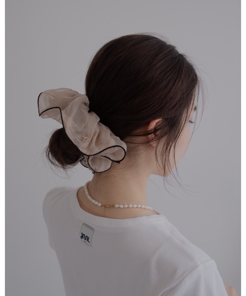 JUMELLE(ジュメロ)の「オーガンジーシュシュ(シュシュ・レディース・ブラック/ベージュ・FREE)」の5枚目の写真