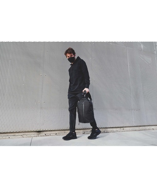 Aer(エアー)の「AER Sling Bag 3 / AER-11013(ショルダーバッグ・メンズ・ブラック・FREE)」の15枚目の写真