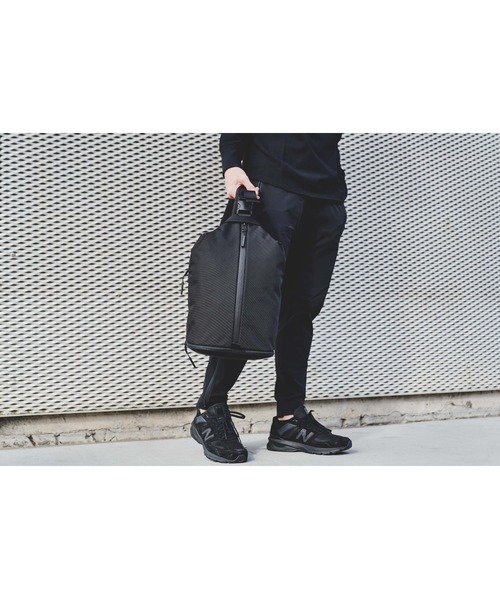 Aer(エアー)の「AER Sling Bag 3 / AER-11013(ショルダーバッグ・メンズ・ブラック・FREE)」の19枚目の写真