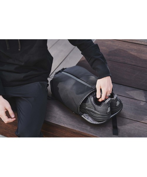Aer(エアー)の「AER Sling Bag 3 / AER-11013(ショルダーバッグ・メンズ・ブラック・FREE)」の18枚目の写真