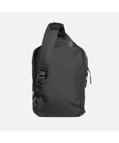 Aer(エアー)の「AER Sling Bag 3 / AER-11013(ショルダーバッグ・メンズ・ブラック・FREE)」の4枚目の写真