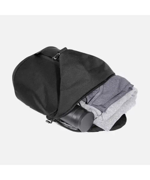 Aer(エアー)の「AER Sling Bag 3 / AER-11013(ショルダーバッグ・メンズ・ブラック・FREE)」の8枚目の写真