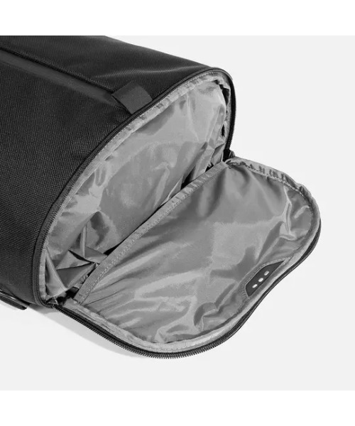 Aer(エアー)の「AER Sling Bag 3 / AER-11013(ショルダーバッグ・メンズ・ブラック・FREE)」の13枚目の写真
