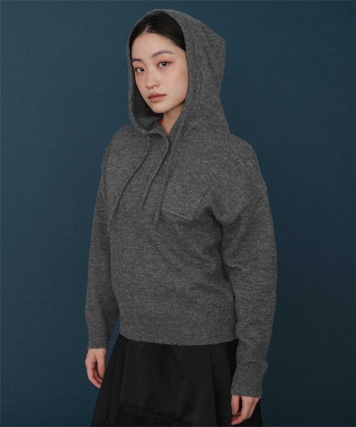 miette(ミエット)の「フードニットプルオーバー(ニット/セーター・レディース・レッド/ブラウン系その他/ブラック系その他/チャコール・FREE)」の6枚目の写真