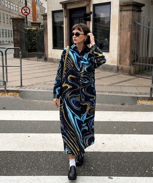antiqua(アンティカ)の「綿100 アート柄 シャツワンピース(シャツワンピース・レディース・グリーン/ブラック・ONESIZE)」の7枚目の写真