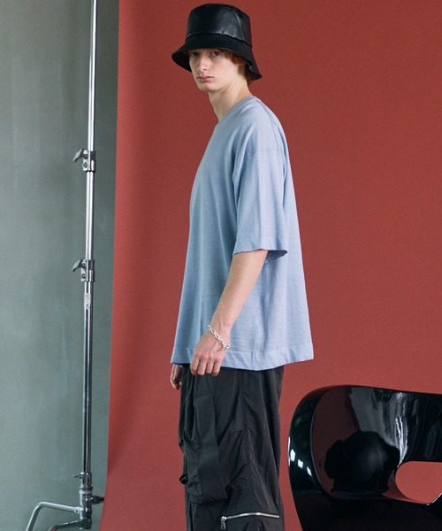 MAISON SPECIAL(メゾンスペシャル)の「《UNISEX》Ramie-SOLOTEX Prime-Over Crewneck Short Sleeve Knit T-shirt/ラミーソロテックスプライムオーバークルーネックショートスリーブニットTシャツ【MAISON SPECIAL/メゾンスペシャル】(Tシャツ/カットソー・メンズ・サックスブルー/ブラック/レッド・0/2/1)」の15枚目の写真