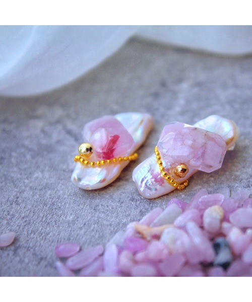 tone(トーン)の「【Willija】金属アレルギー対応《Just for…》淡水パールと天然石のピアス(MA)(ピアス(両耳用)・レディース・ブルー/ホワイト/グリーン/ピンク/レッド・FREE)」の4枚目の写真