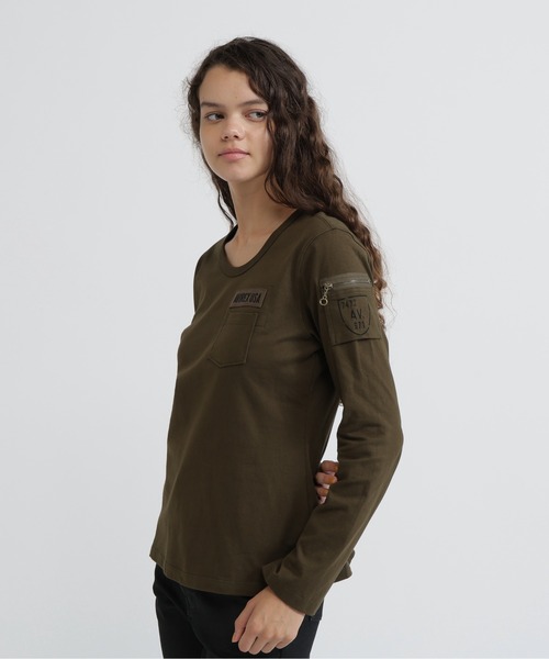 AVIREX（アヴィレックス）の「FATIGUE L/S T-SHIRT（Tシャツ/カットソー・レディース・ネイビー/ホワイト/ブラック/ホワイト系その他/ブラック系その他・M/S/L）」の20枚目の写真