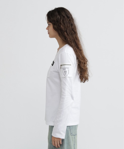 AVIREX（アヴィレックス）の「FATIGUE L/S T-SHIRT（Tシャツ/カットソー・レディース・ネイビー/ホワイト/ブラック/ホワイト系その他/ブラック系その他・M/S/L）」の10枚目の写真
