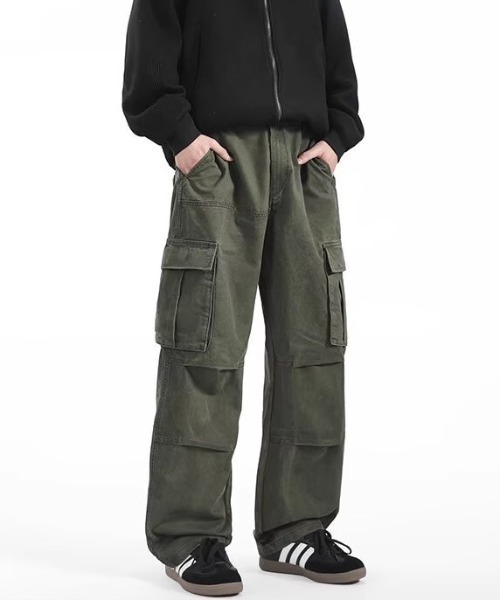 boemy(ボエミー)の「ルーズストレート カーゴパンツ(カーゴパンツ・メンズ・オリーブ/ダークグレー・M/L)」の1枚目の写真