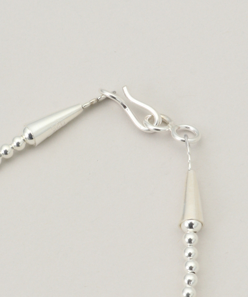ERICKA NICOLAS BEGAY(エリッカ ニコラス ビゲイ)の「ERICKA NICOLAS BEGAY エリッカ ニコラス ビゲイ ナバホパール 3mm35cm ENB3MM* 35(ネックレス・レディース・シルバー・FREE)」の3枚目の写真