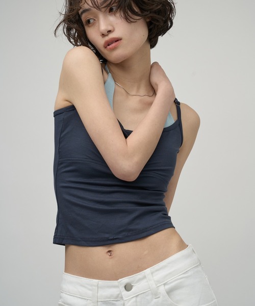 OFROOM（オフルーム）の「Bicolor Crop Cami｜バイカラークロップキャミ（キャミソール・レディース・ネイビー/ホワイト/ブラック/ブラウン・FREE）」の16枚目の写真