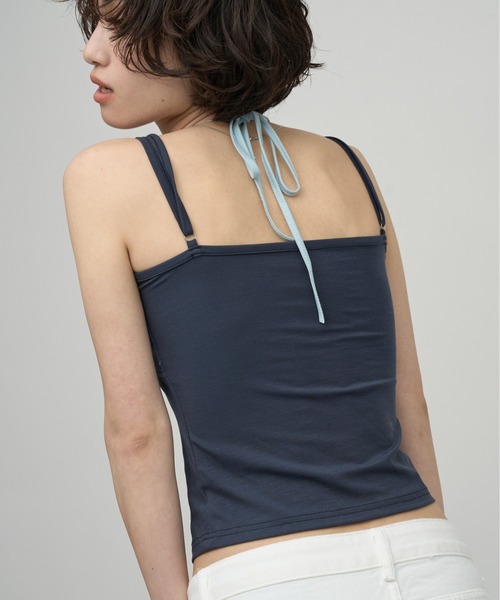 OFROOM（オフルーム）の「Bicolor Crop Cami｜バイカラークロップキャミ（キャミソール・レディース・ネイビー/ホワイト/ブラック/ブラウン・FREE）」の21枚目の写真