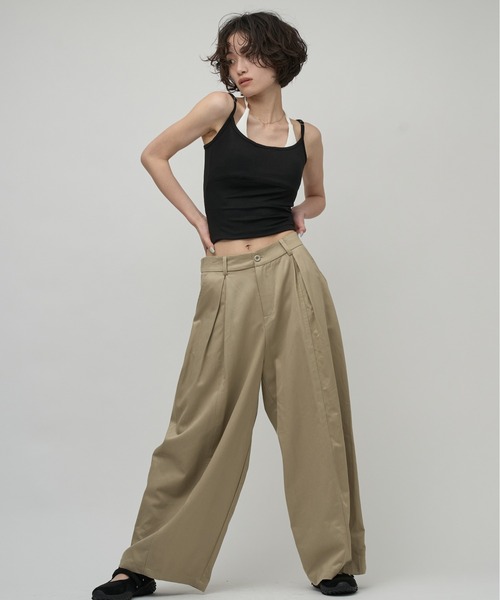 OFROOM（オフルーム）の「Bicolor Crop Cami｜バイカラークロップキャミ（キャミソール・レディース・ネイビー/ホワイト/ブラック/ブラウン・FREE）」の9枚目の写真