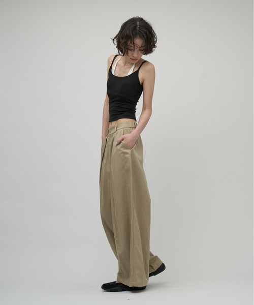 OFROOM（オフルーム）の「Bicolor Crop Cami｜バイカラークロップキャミ（キャミソール・レディース・ネイビー/ホワイト/ブラック/ブラウン・FREE）」の10枚目の写真