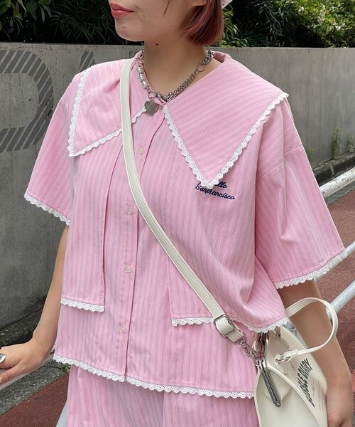 HELLO.SANFRANCISCO(ハローサンフランシスコ)の「【HELLO.SANFRANCISCO/ハローサンフランシスコ】ビックカラーストライプクロップドシャツ(シャツ/ブラウス・レディース・ピンク/ブルー・ONE SIZE)」の2枚目の写真