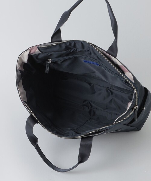 BLUE LABEL CRESTBRIDGE（ブルーレーベルクレストブリッジ）の「ナイロンバックパック（ショルダーバッグ・レディース・ダークネイビー/ブラック・FREE）」の5枚目の写真