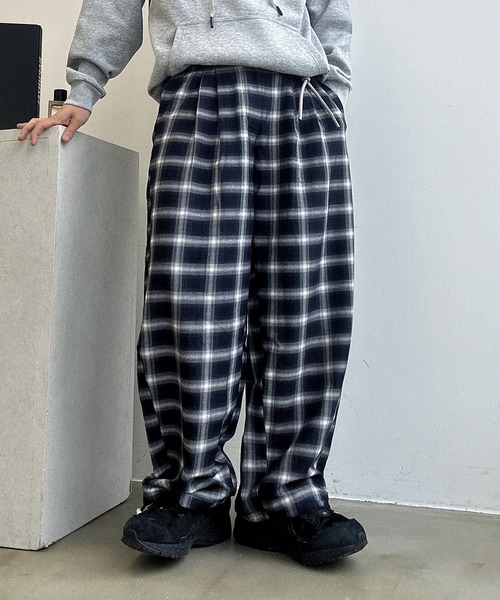 UNDERSTATEMENTs(アンダーステイトメント)の「【ユニセックス】アソートワイドカーブスラックス/ラインストライプ&無地(スラックス・メンズ・ブラック系その他/ブラウン/チャコールグレー・SMALL/MEDIUM/LARGE)」の17枚目の写真