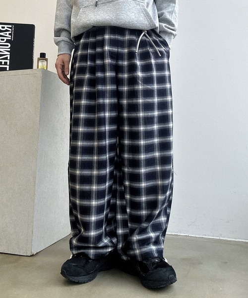 UNDERSTATEMENTs(アンダーステイトメント)の「【ユニセックス】アソートワイドカーブスラックス/ラインストライプ&無地(スラックス・メンズ・ブラック系その他/ブラウン/チャコールグレー・SMALL/MEDIUM/LARGE)」の20枚目の写真