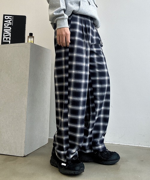 UNDERSTATEMENTs(アンダーステイトメント)の「【ユニセックス】アソートワイドカーブスラックス/ラインストライプ&無地(スラックス・メンズ・ブラック系その他/ブラウン/チャコールグレー・SMALL/MEDIUM/LARGE)」の21枚目の写真
