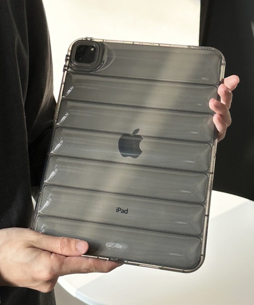 Fun & Daily（ファンアンドデイリー）の「Clear Pack iPad Case / iPad 11 / iPad mini 6/7（PC・タブレットケース・レディース・ピンク/ブラック/パープル/クリア/オレンジ・B/A）」の2枚目の写真