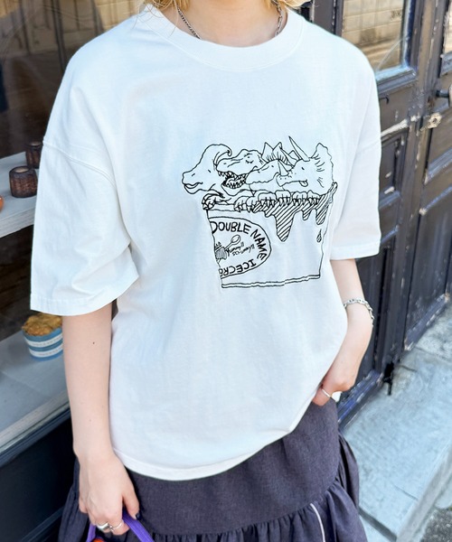 WEB限定】アイスクリーム恐竜刺しゅうTEE(Tシャツ/カットソー WEB限定】アイスクリーム恐竜刺しゅうTEE(Tシャツ/カットソー