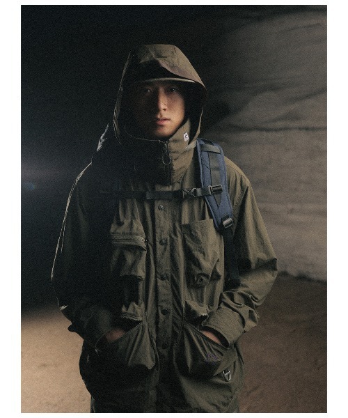 OFFWINTER(オフウィンター)の「【OFFWINTER】 機能性アウトドアバッグ (スペースシリーズ)(バックパック/リュック・メンズ・ブルー/ブラック/ダークグレー/グレー・FREE)」の5枚目の写真